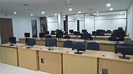 Agent support desks at the SiOnline Ratlam office